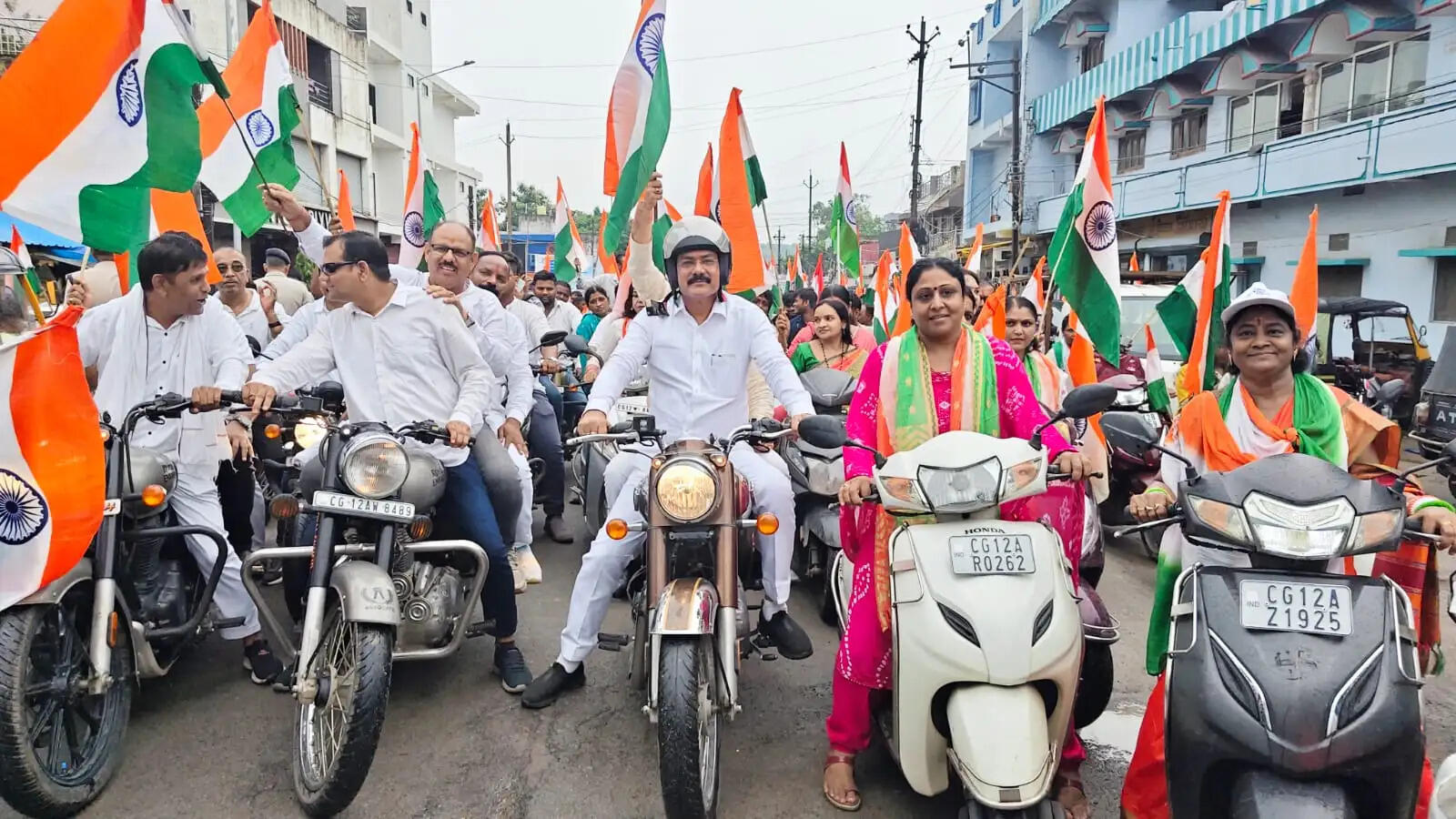 गोपाल मोदी के नेतृत्व में सीतामढ़ी से घंटाघर तक उमड़ा देशभक्ति का सैलाब