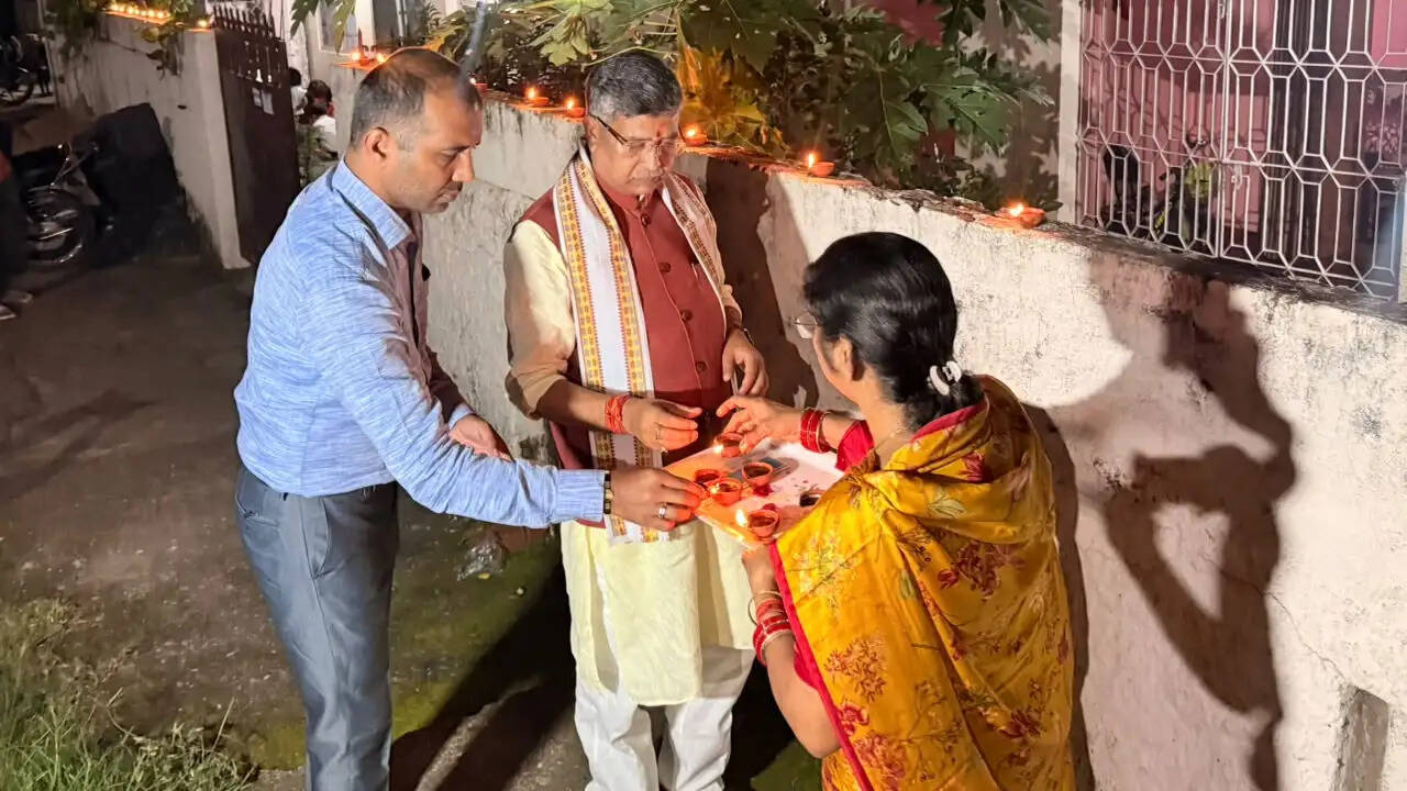 प्रधानमंत्री के जन्मदिन पर प्रदेश भाजपा ने आयोजित किए कई कार्यक्रम, कार्यकर्ताओं ने जलाया आशीर्वाद का दीया
