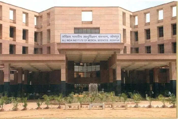 महिला के हार्ट की अंदरूनी परत फटी, सर्कुलेटरी अरेस्ट तकनीक से बचाई जान