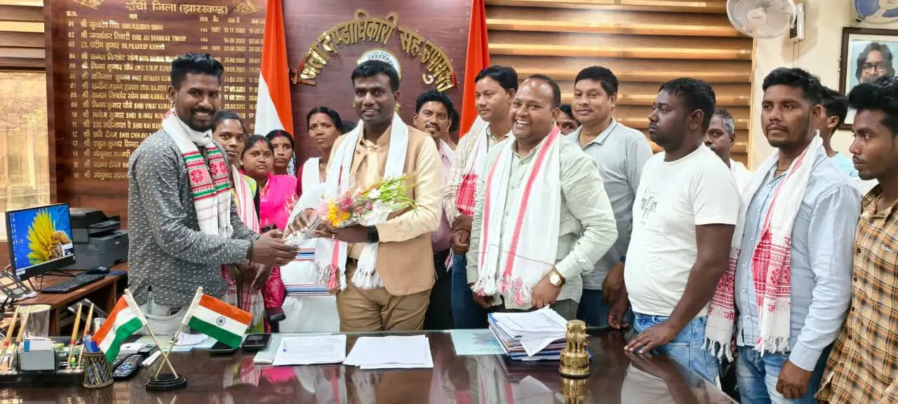 हड़गड़ी जमीन पर जगुआर कैंप विस्तार का ग्रामीणों ने किया विरोध