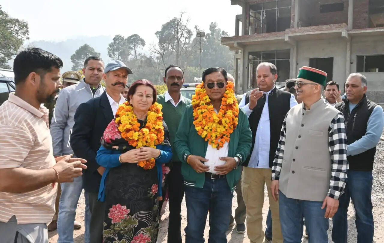 जगत सिंह नेगी ने पीसीडीओ व शिवा क्लस्टर इकाई डूंगीसेर का किया निरीक्षण