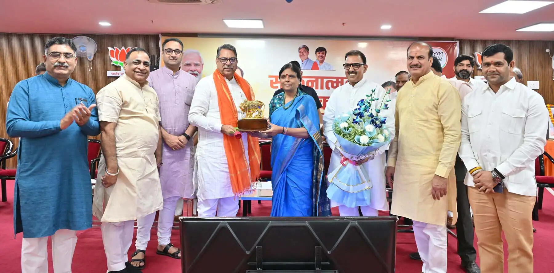 गुरुग्राम: बूथ से सोशल मीडिया तक संगठन को और अधिक मजबूत बनाएं: डा. अर्चना गुप्ता