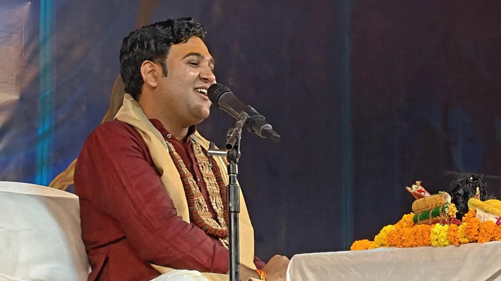 कृष्ण-रुक्मिणी विवाह प्रसंग का शिवानन्द महाराज ने किया भावपूर्ण वर्णन, भक्ति में डूबे श्रद्धालु