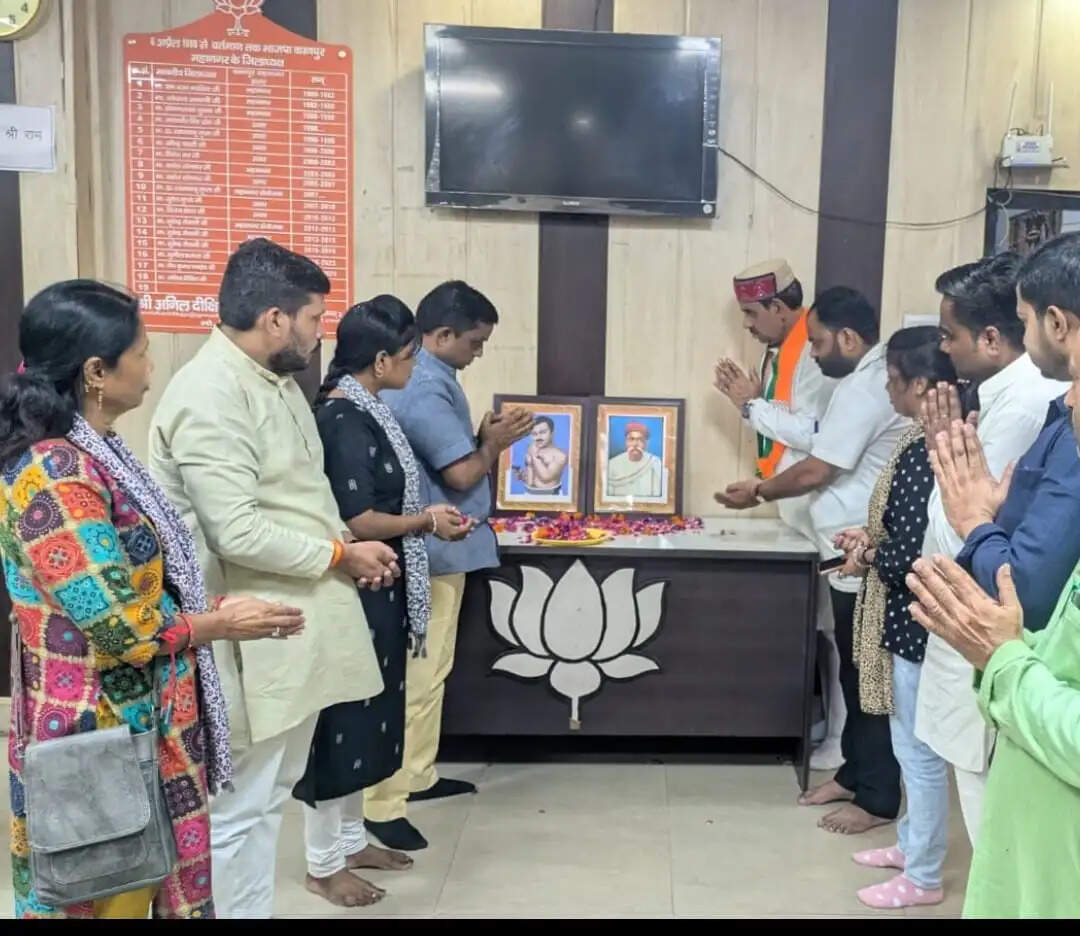 आजाद और तिलक के आदर्श देते हैं राष्ट्रनिर्माण की प्रेरणा : अनिल दीक्षित