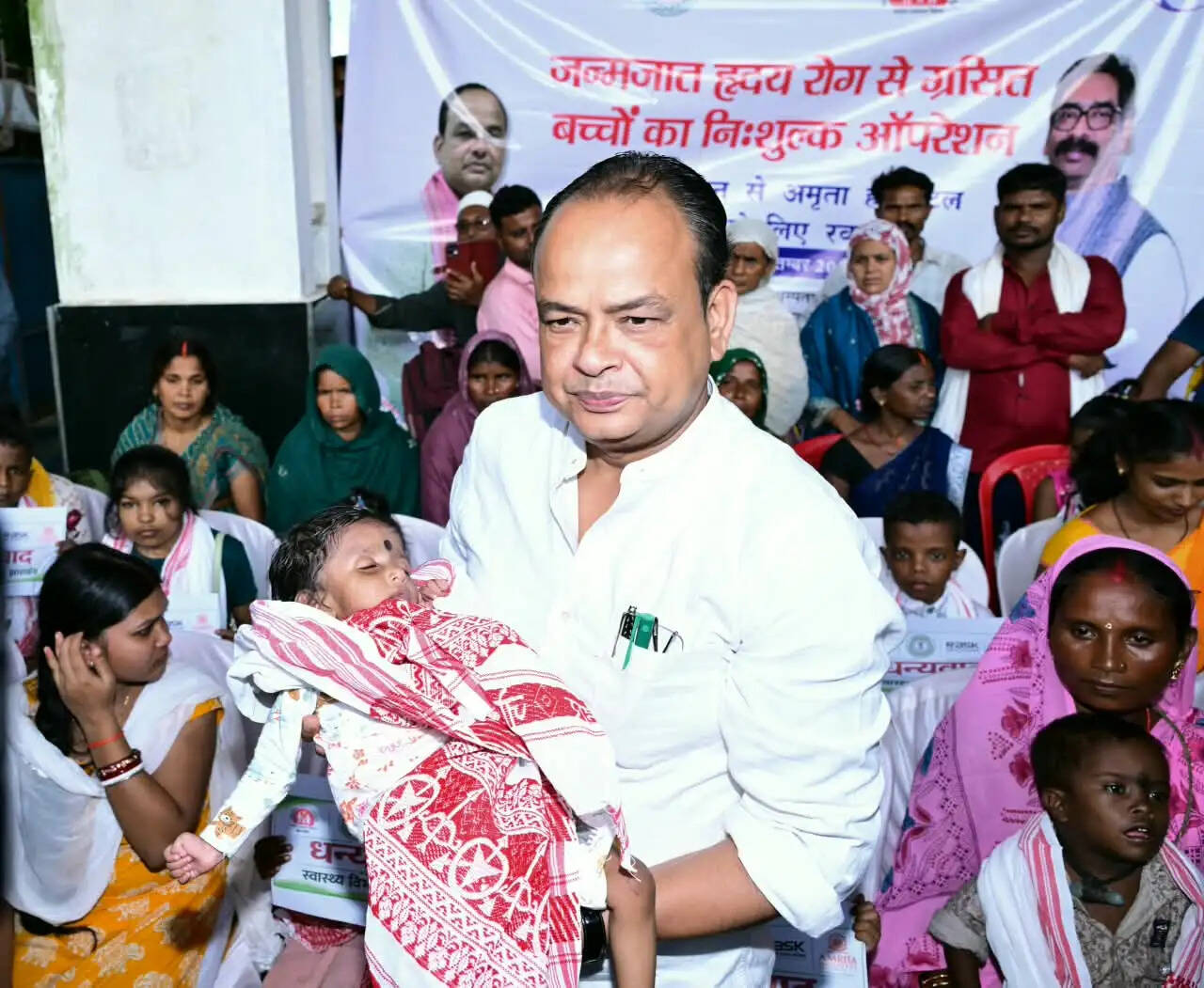 जन्मजात हृदय रोग से पीड़ित 25 गरीब बच्चे निःशुल्क सर्जरी के लिए कोच्चि रवाना