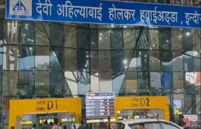 इजराइल-ईरान जंग के बीच दुबई में फंसे मध्य प्रदेश के 100 से ज्यादा लोग