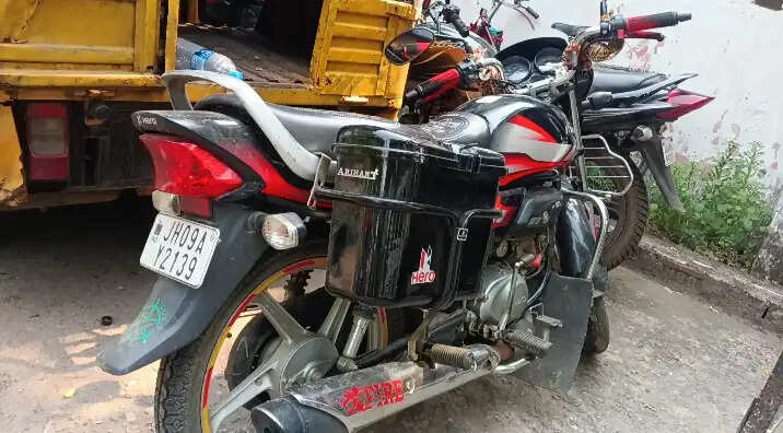 रेलवे ट्रैक पर तीन युवकों का मिला शव, जांच में जुटी जीआरपी