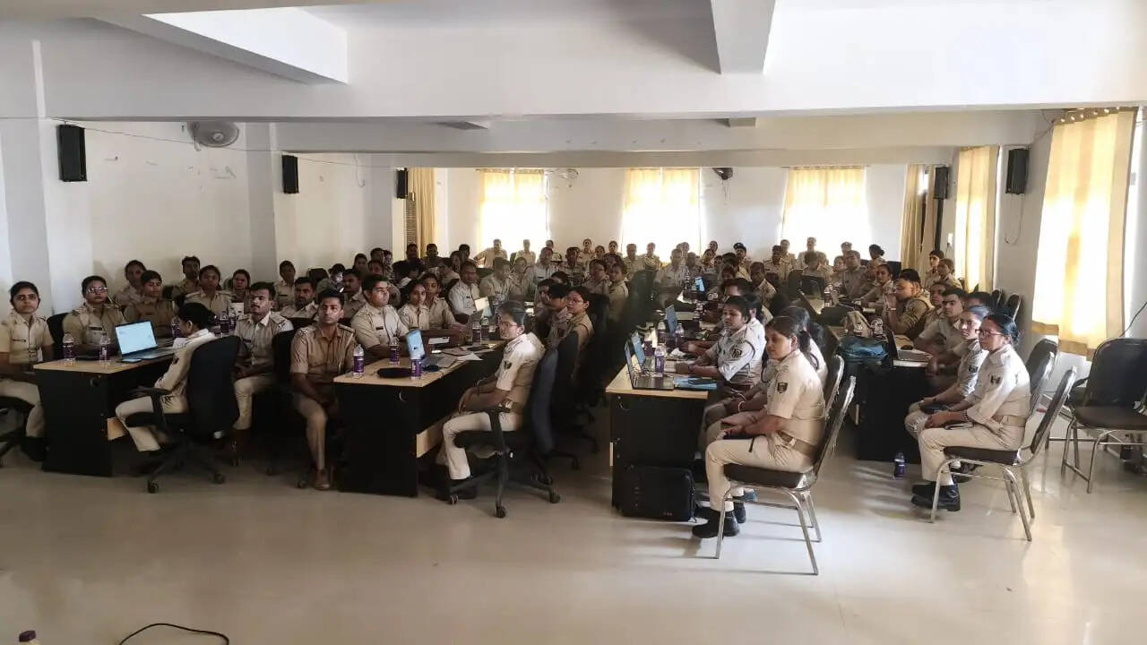 सारण में पीएसएम पोर्टल के प्रभावी संचालन हेतु एक दिवसीय प्रशिक्षण कार्यशाला आयोजित