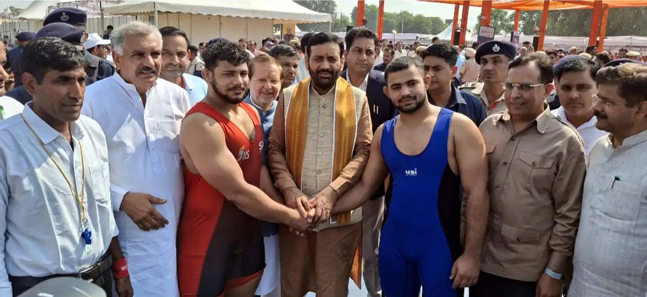 हांसी : हड़प्पाकालीन धरोहर से रूबरू हुए मुख्यमंत्री, कृत्रिम उत्खनन कर समझी पुरातत्व की बारीकी