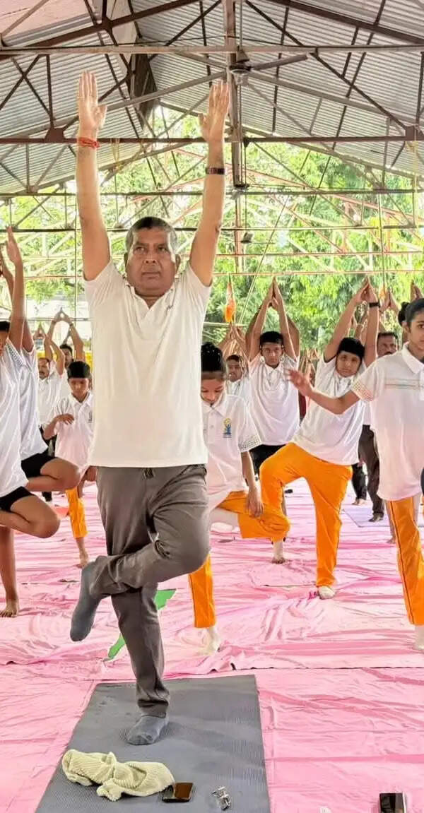 अंतरराष्ट्रीय योग दिवस पर भाजपा ने झारखंड के 595 मंडलों में किए कार्यक्रम, नेताओं-कार्यकर्ताओं ने किया योगाभ्यास