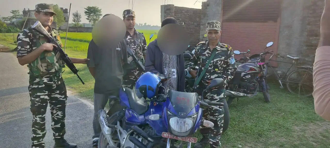 8.05 ग्राम ब्राउन शुगर के साथ दो नेपाली नागरिक गिरफ्तार