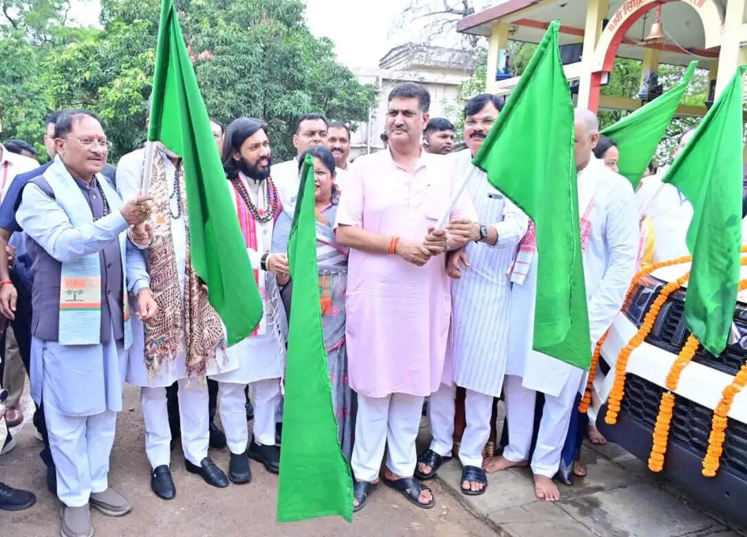 मुख्यमंत्री विष्णु देव साय पहुंचे सोठी आश्रम, बोले- मानवता, सेवा और संवेदना का जीवंत केंद्र है भारतीय कुष्ठ निवारक संघ