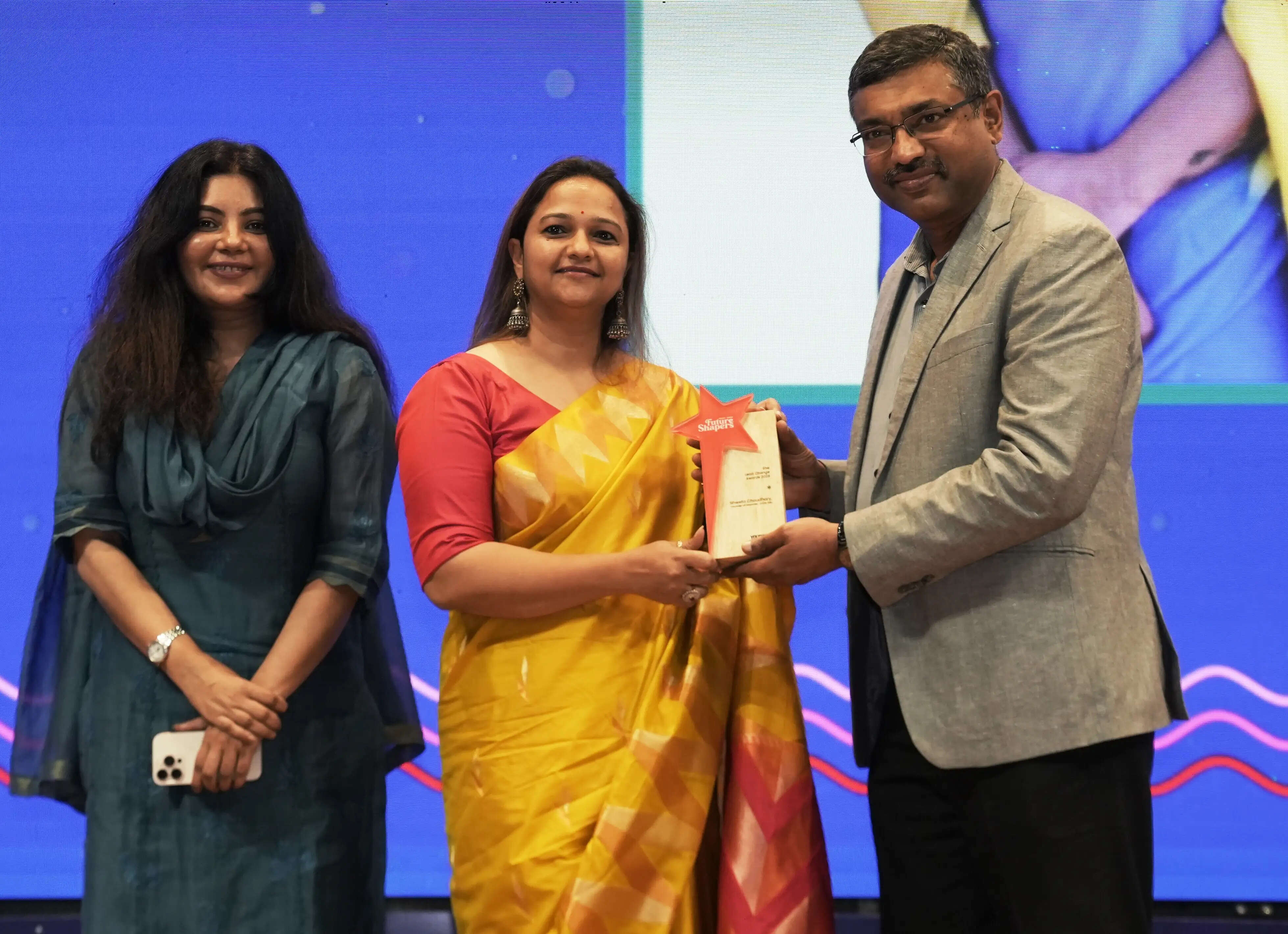 जयपुर की उद्यमी डॉ. श्वेता चौधरी को “फ्यूचर शेपर 2026” सम्मान