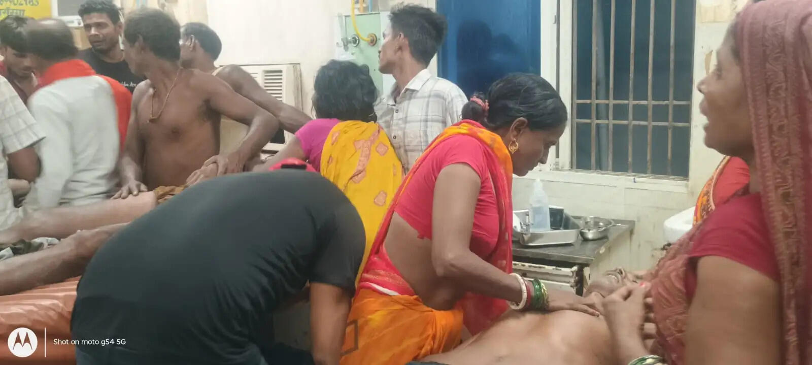 बिहार में अररिया जिले के तरोना भोजपुर में वज्रपात के चपेट में आने से तीन की मौत,तीन घायल