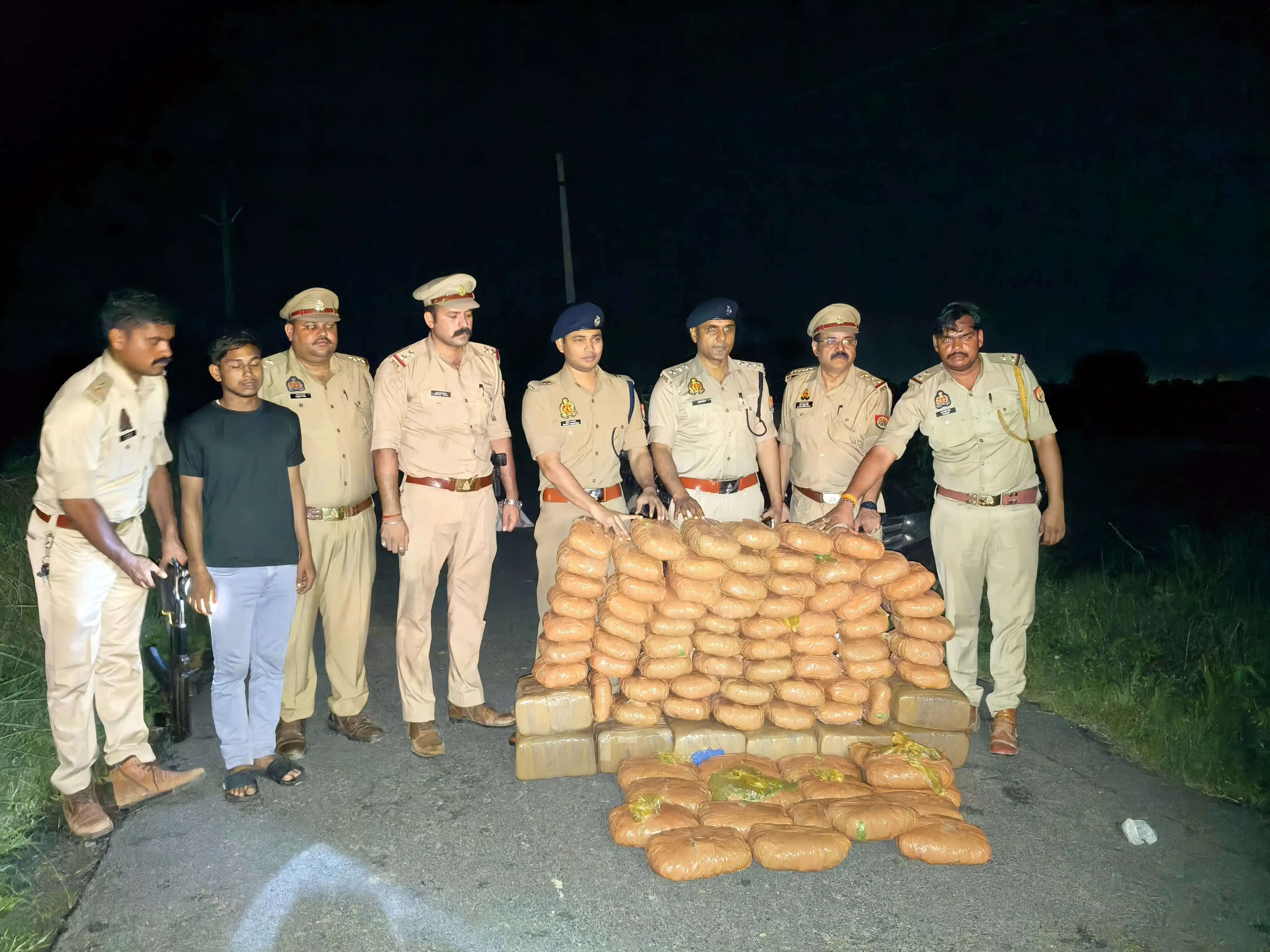 ओडिशा से लाई जा रही 219 किलो गांजा के साथ दो तस्कर गिरफ्तार