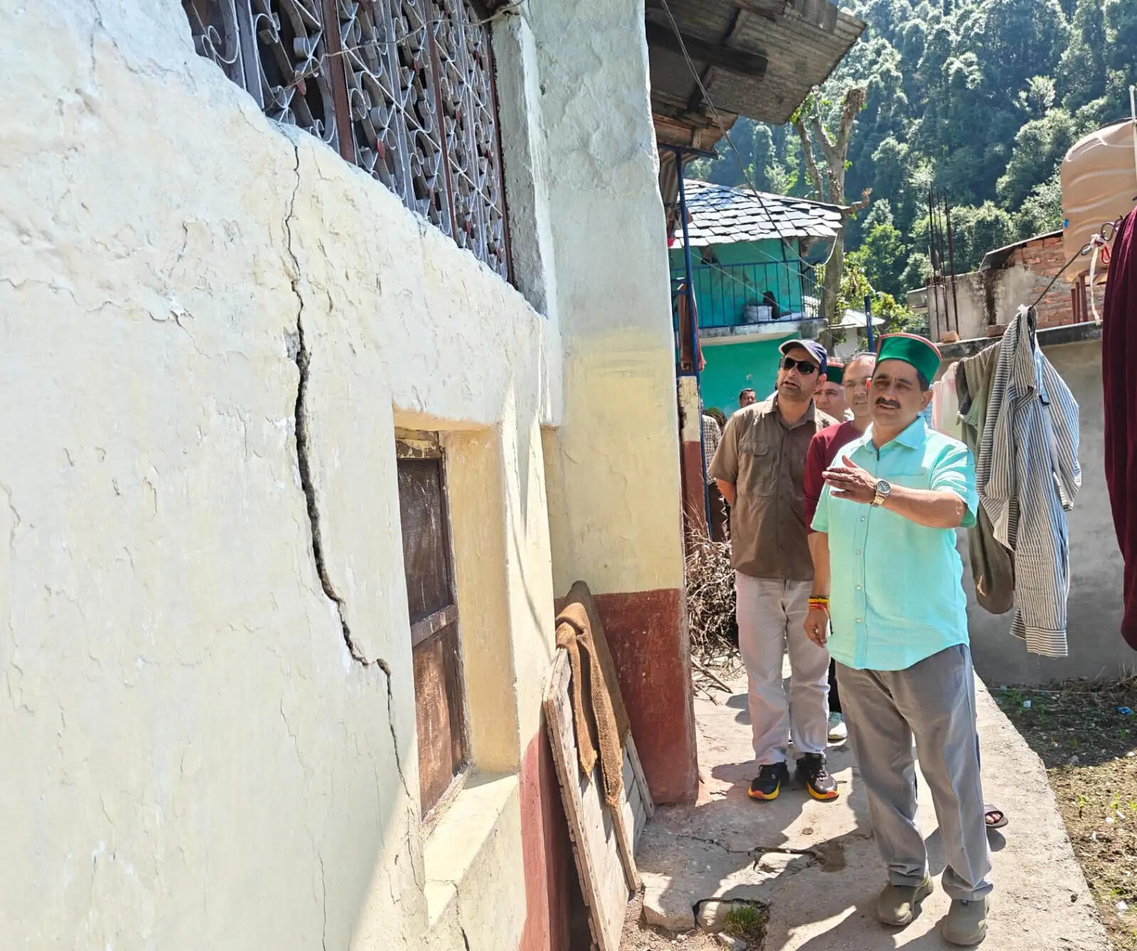 भूकम्प प्रभावित परिवारों की हर संभव सहायता करेगी सरकार : केवल सिंह पठानिया