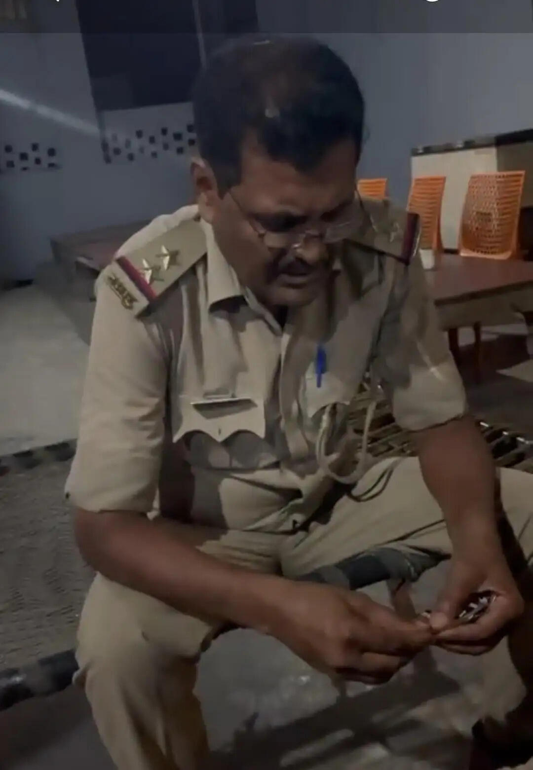 घर के बाहर सो रहे युवक की गला रेत कर हत्या