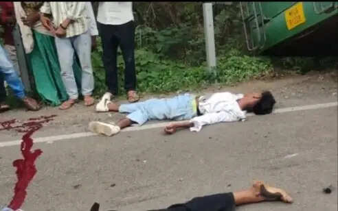 झाबुआ: बस और बाइक की टक्कर में दो युवकों की मौके पर ही मौत