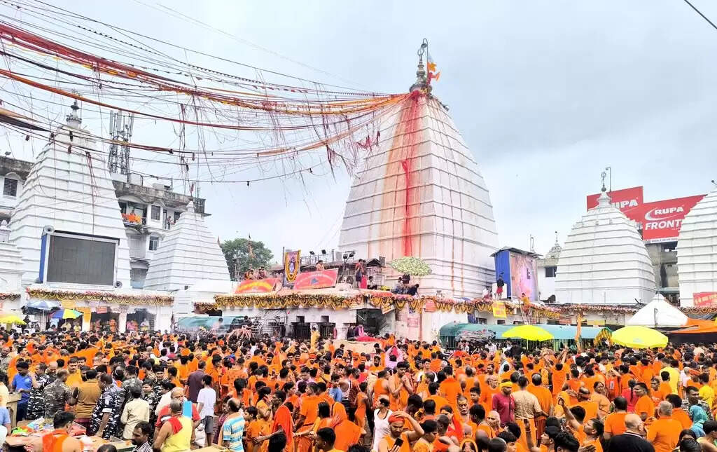 देवघर के बाबा बैद्यनाथ धाम में तीन दिनों में चार लाख 75 हजार 659 श्रद्धालुओं ने किया जलापर्ण