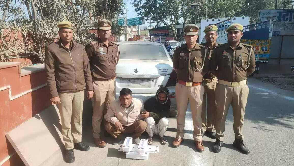 सवारियों के आभूषण व नकदी चाेरी करने वाले दो आराेपित गिरफ्तार