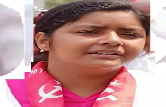 माकपा नेता मीनाक्षी मुखर्जी की कार पर अंडों से हमला, भाजपा कार्यकर्ताओं पर लगाया आरोप
