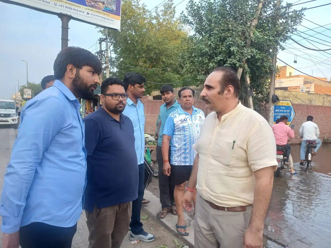 पलवल के उपायुक्त ने शहर में जलभराव प्रभावित क्षेत्रों का किया निरीक्षण