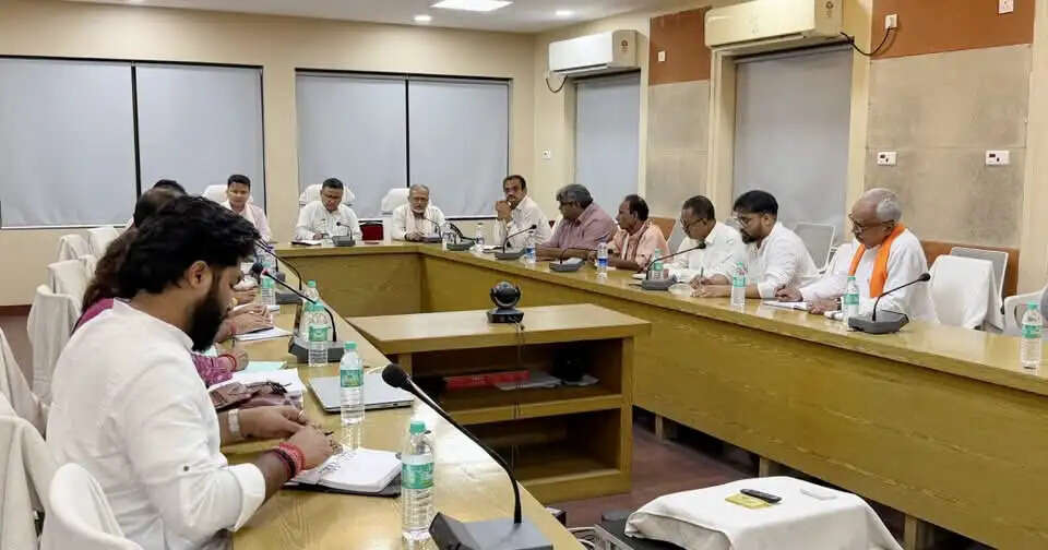 भाजपा प्रदेश संगठन मंत्री ने जिला कमेटी पदाधिकारी के साथ की बैठक
