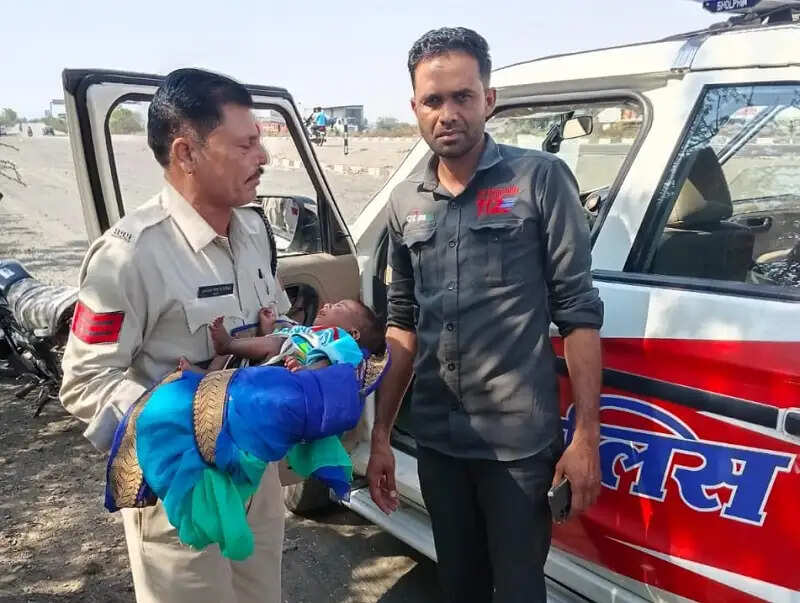 रायसेनः डायल-112 जवानों की संवेदनशीलता और त्वरित सहायता से बची नवजात की जान