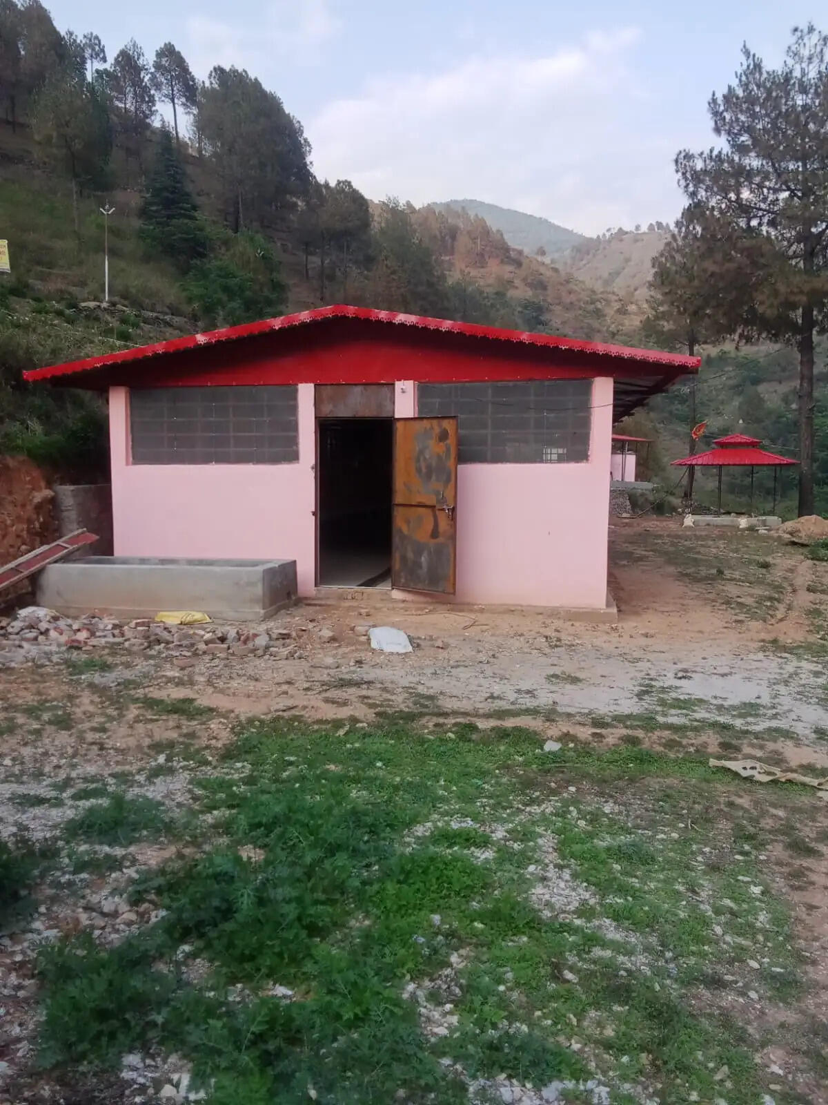 भिलंगना&nbsp;के&nbsp;चानी&nbsp;में&nbsp;जिला&nbsp;पंचायत&nbsp;की&nbsp;गाैशाला&nbsp;बनकर&nbsp;तैयार