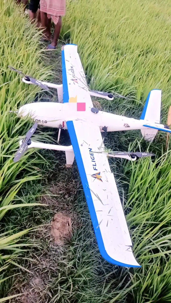 दांतन : धान के खेत में मिला विमाननुमा ड्रोन, जांच शुरू