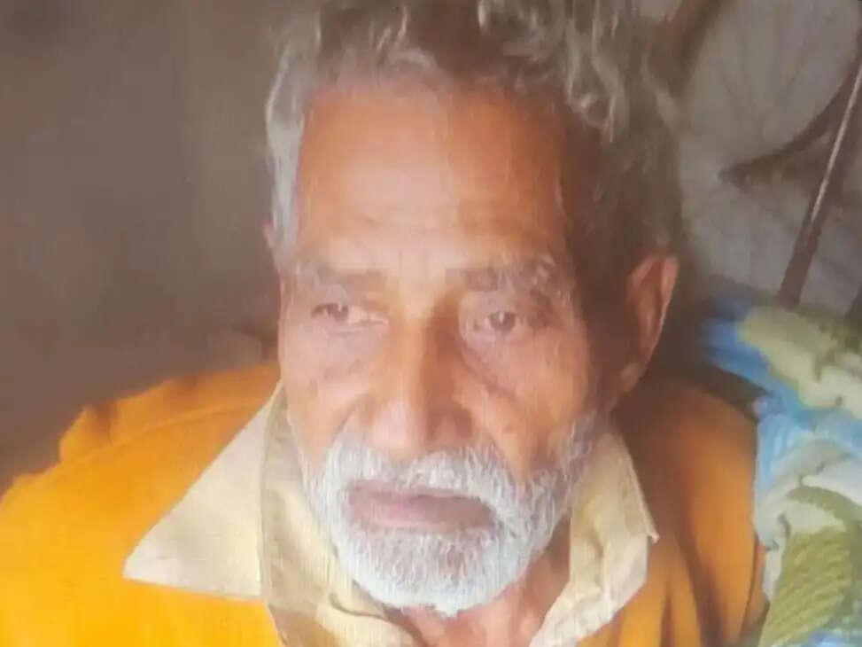 कन्नौज : घर के बाहर सो रहे बुजुर्ग की धारदार हथियार से हमला कर हत्या