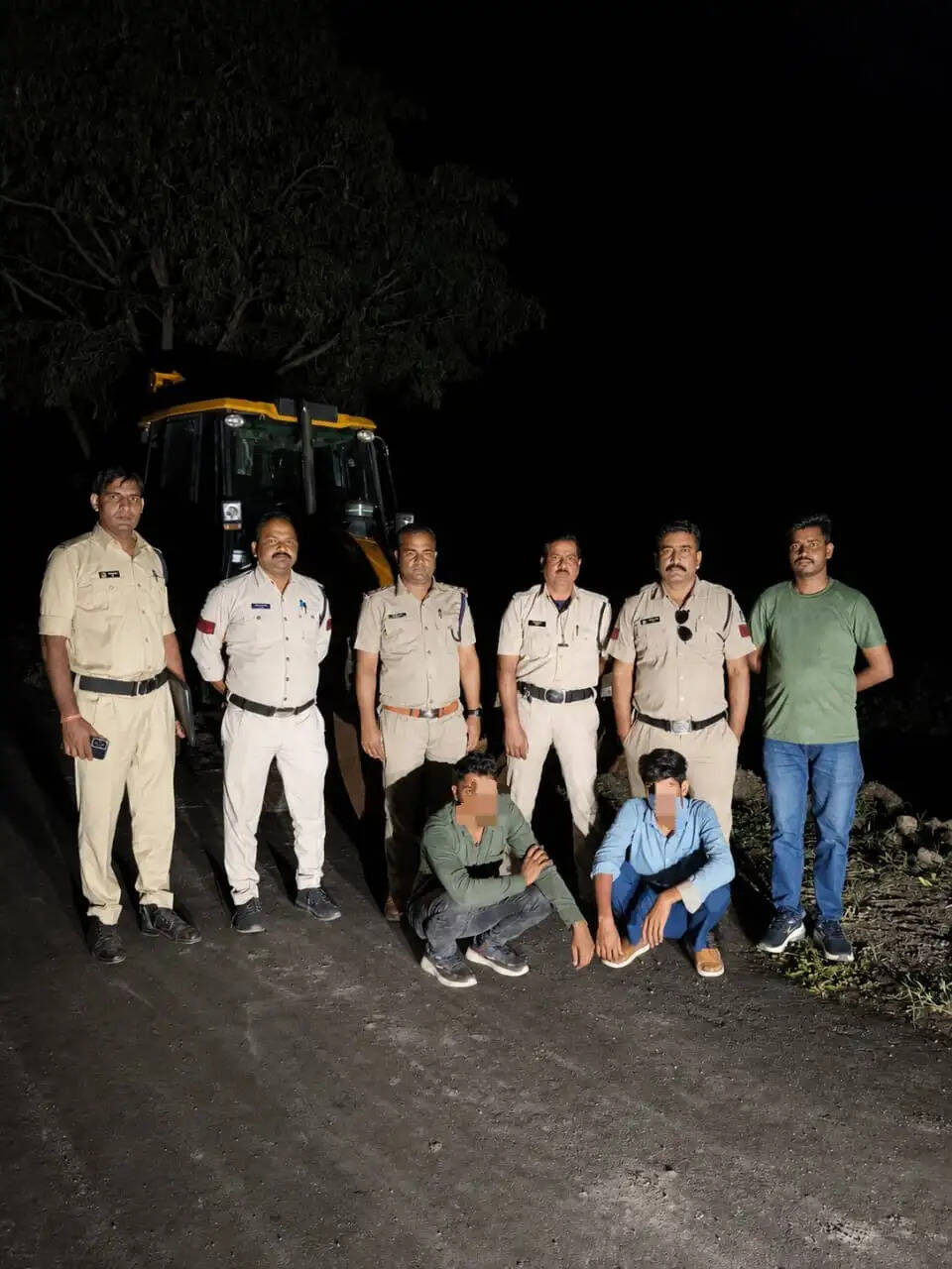 उज्जैन-जावरा हाईवे निर्माण स्थल से जेसीबी चोरी करने वाले दो चोर गिरफ्तार