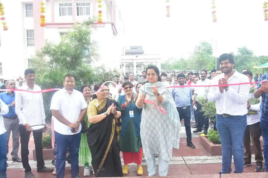कलेक्टर ने श्री पशुपतिनाथ लोक की प्रतिकृति का अनावरण किया
