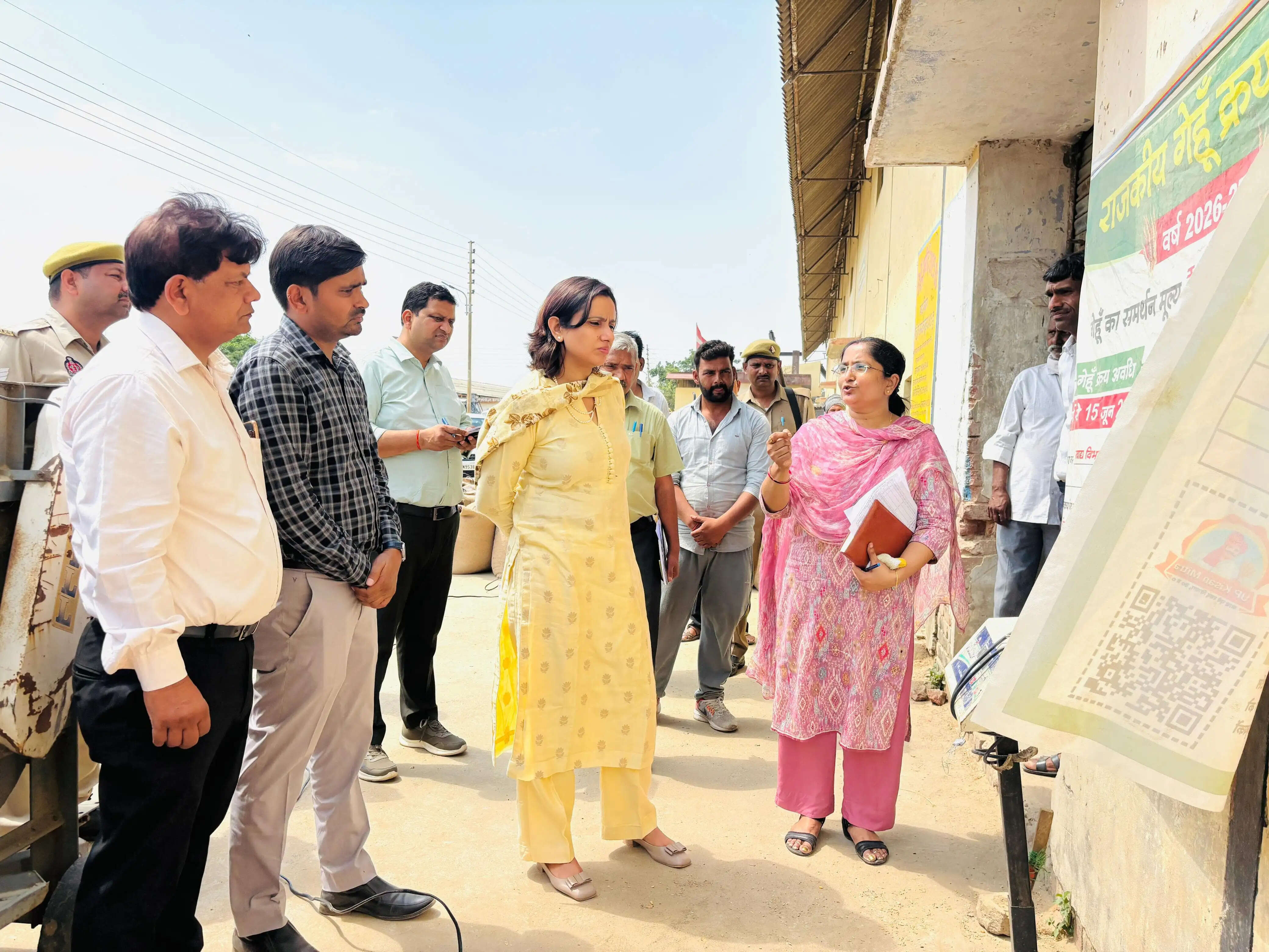 जिलाधिकारी ने गेंहू क्रय केंद्रों का किया निरीक्षण, दिए जरूरी दिशा निर्देश