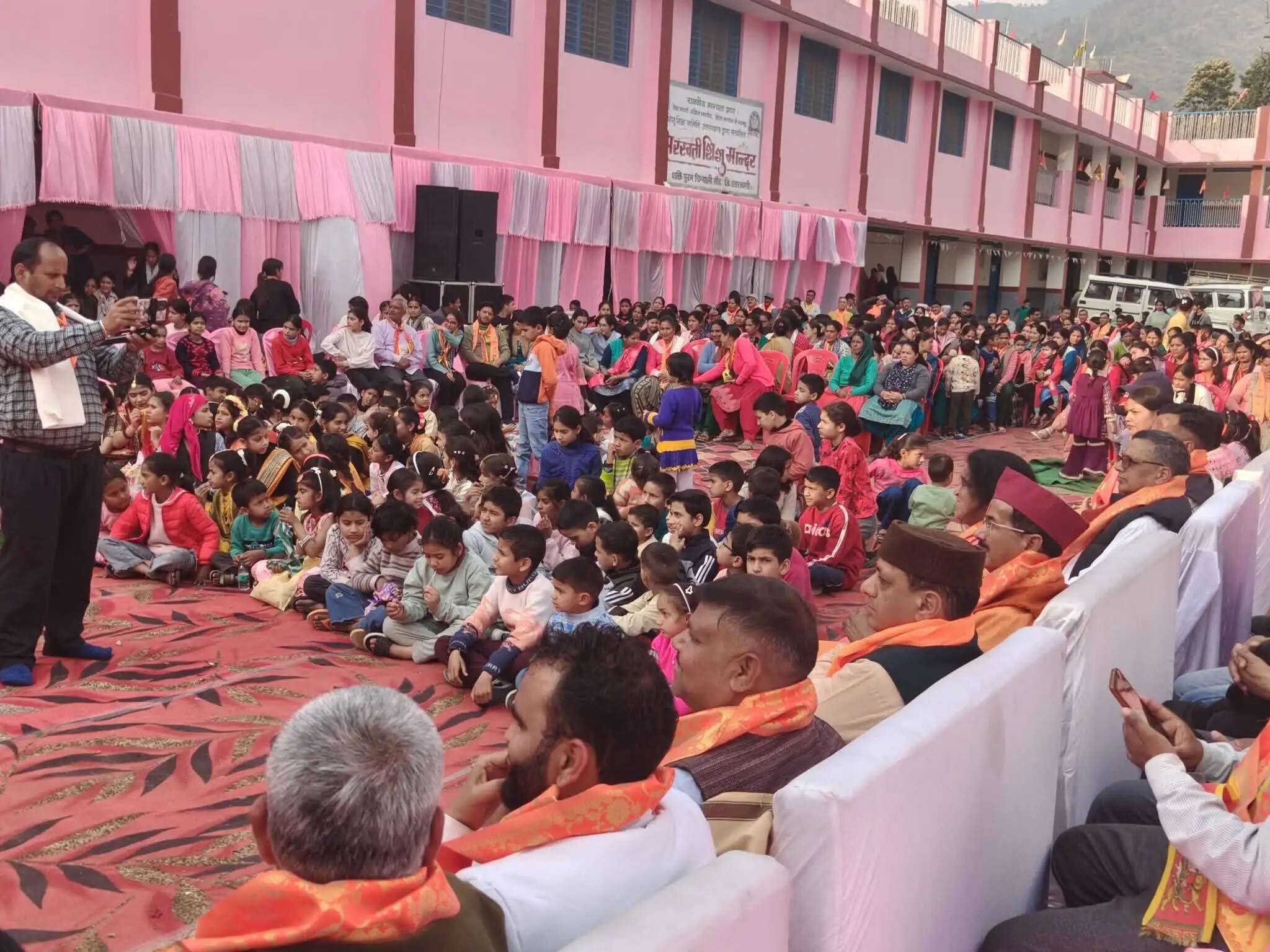 हिंदू सम्मेलन में धर्म और सनातन संस्कृति के संरक्षण का संकल्प