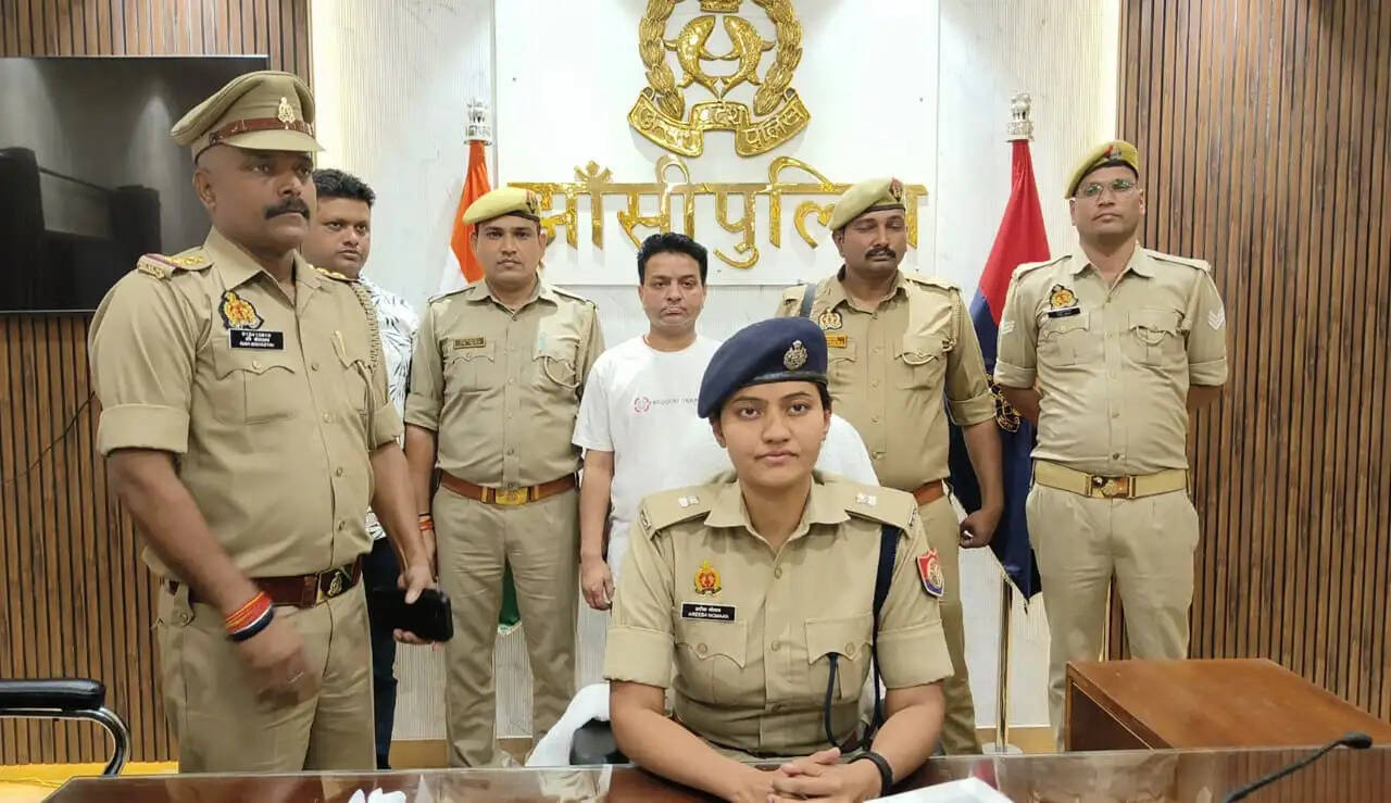 फर्जी जीएसटी कंपनियों से 01 करोड़ की कर चोरी, गिरोह का सदस्य गिरफ्तार