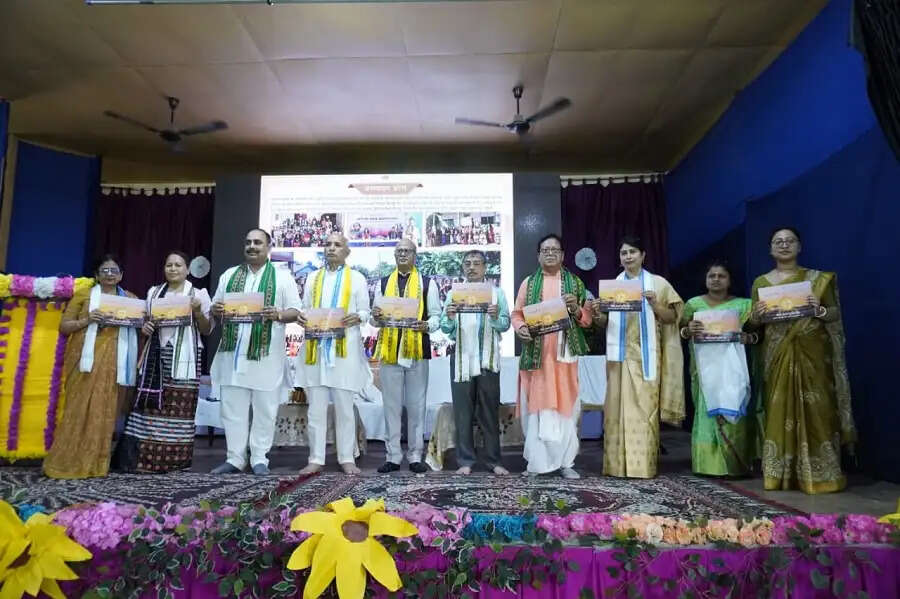 विद्या भारती संस्कारयुक्त एवं राष्ट्रनिष्ठ शिक्षा प्रदान करने का महत्वपूर्ण कार्य कर रहीः डॉ. विभास देब