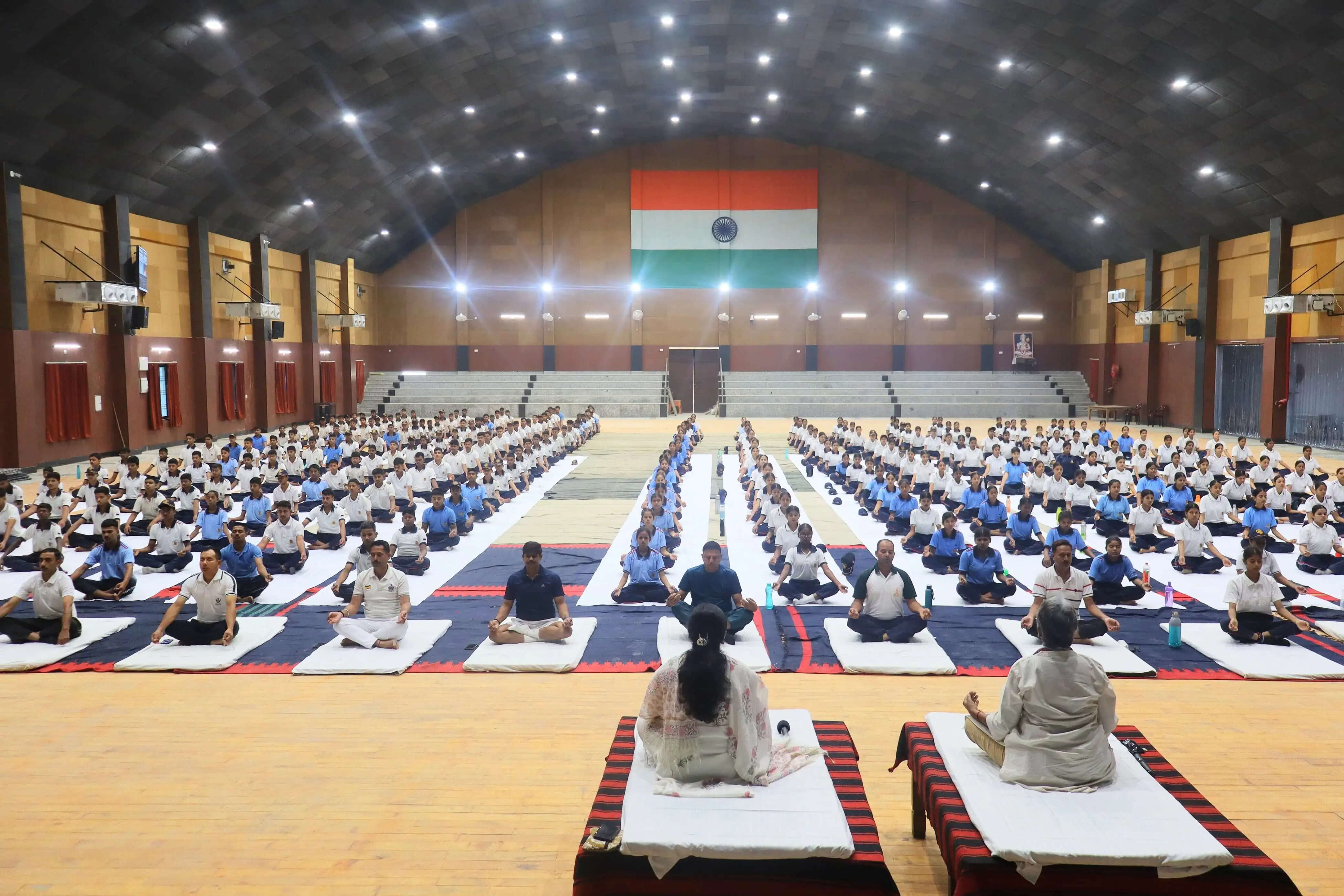 योग से जागता है ऊर्जा और आत्मविश्वास: कुलपति
