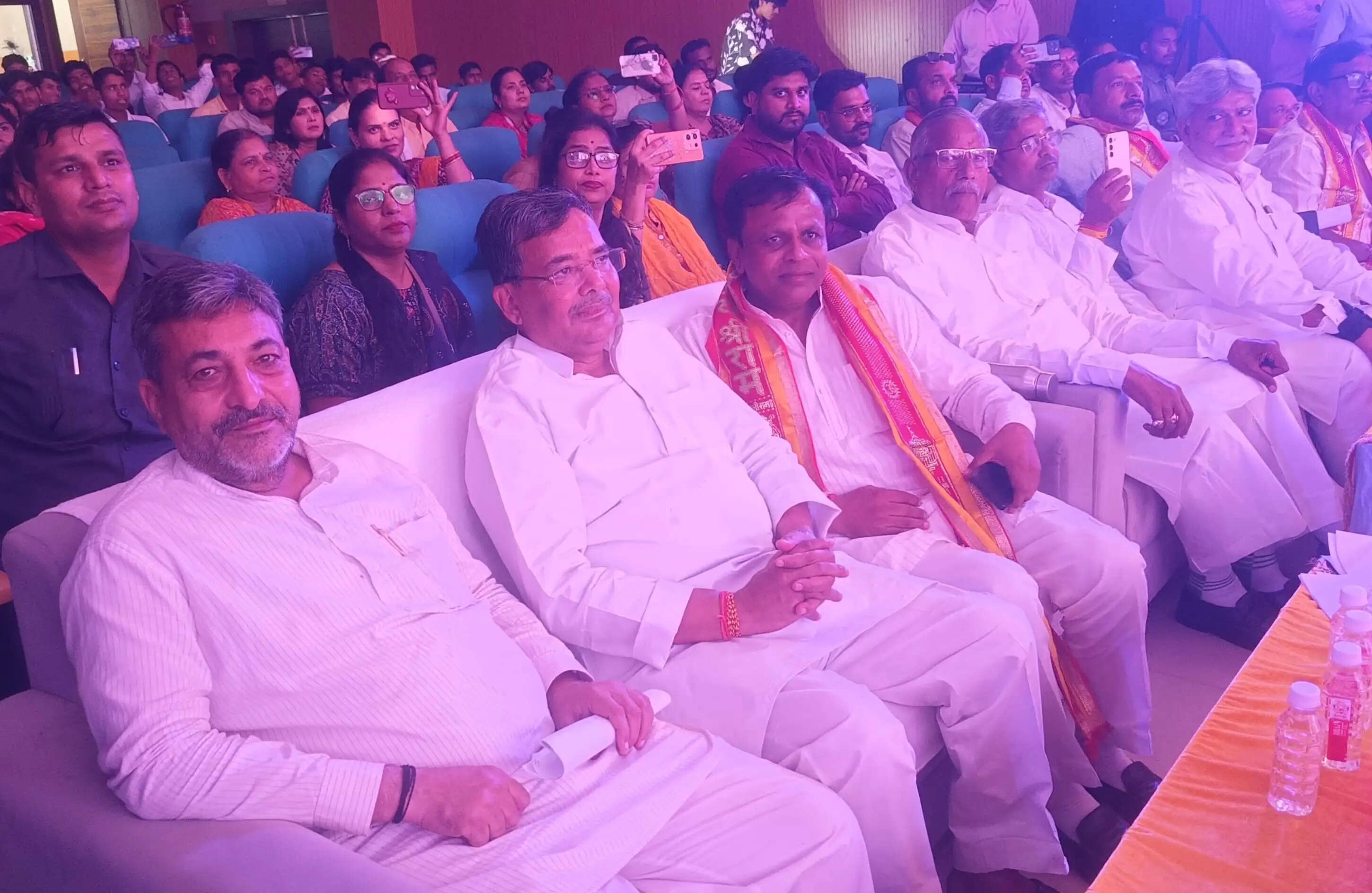 पीएम मोदी के विकसित भारत के संकल्प को पूरा करने में निभाएं अपनी महत्वपूर्ण भूमिका : जयवीर सिंह