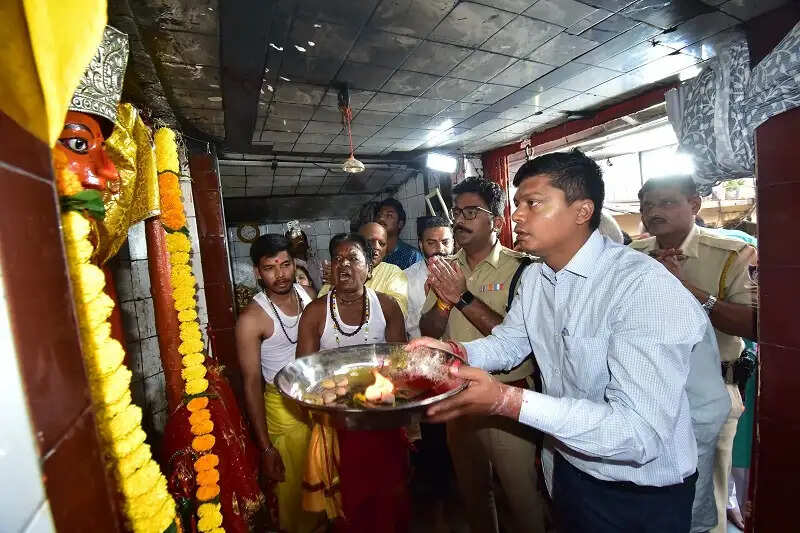 मप्र के उज्जैन में प्राचीन परंपरा के अनुसार हुई नगर पूजा, 40 मंदिरों में लगाया गया मदिरा का भोग