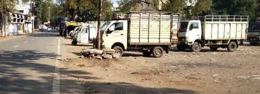 28 साल बाद भी हरदा को नहीं मिला ट्रांसपोर्ट नगर, सड़क किनारे खड़े ट्रकों से बढ़ रही परेशानी
