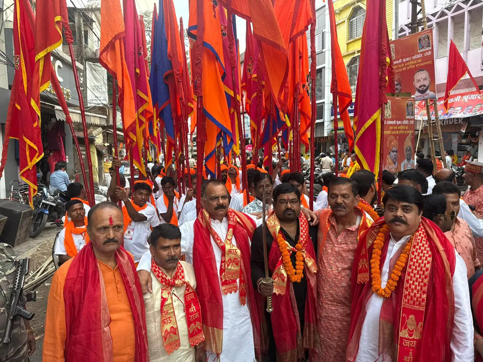 चैती दुर्गापूजा में भुतहा तालाब में विर्सजन शोभायात्रा सपन्न