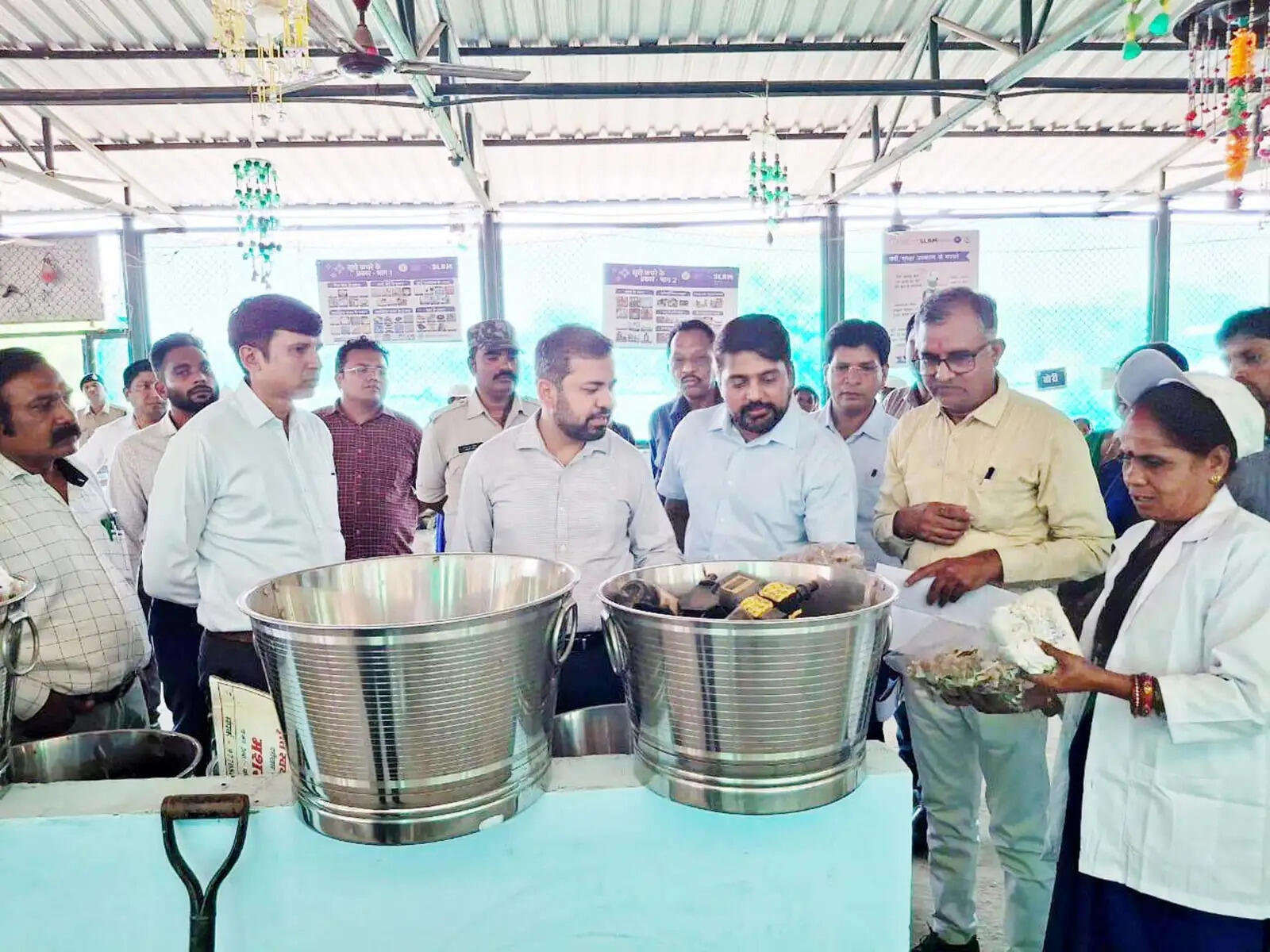 कोरबा : निगम के दर्रीखार एस.एल.आर.एम. सेंटर का निरीक्षण किया कोरबा जिला प्रभारी सचिव ने