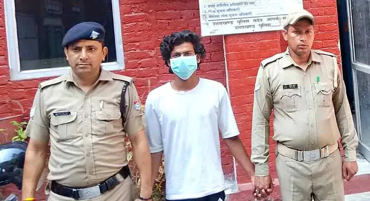 आधी रात चली गोली, पुलिस ने खोला राज, आरोपित कबीर गिरफ्तार