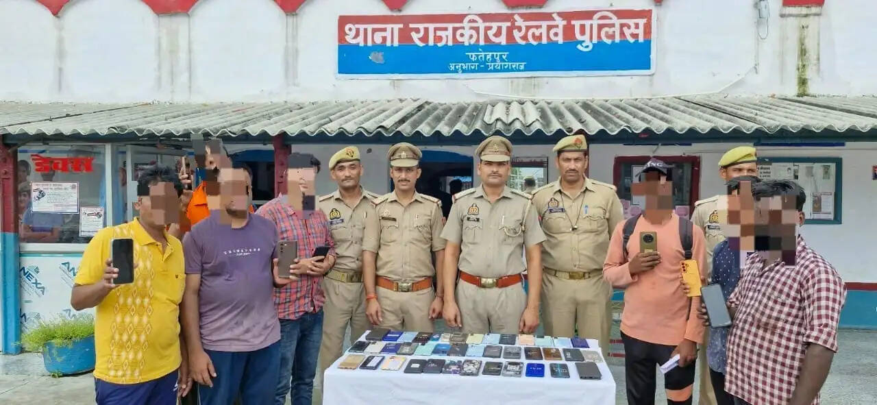 जीआरपी ने बरामद किए 14 लाख से अधिक के गुम मोबाइल, रक्षाबंधन पर यात्रियों के चेहरे खिले