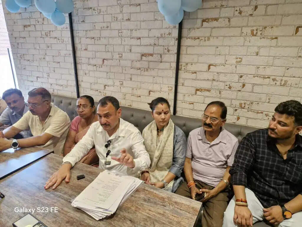 राज्य आंलोदनकारी और कांग्रेस ने किया स्मार्ट मीटर का विरोध