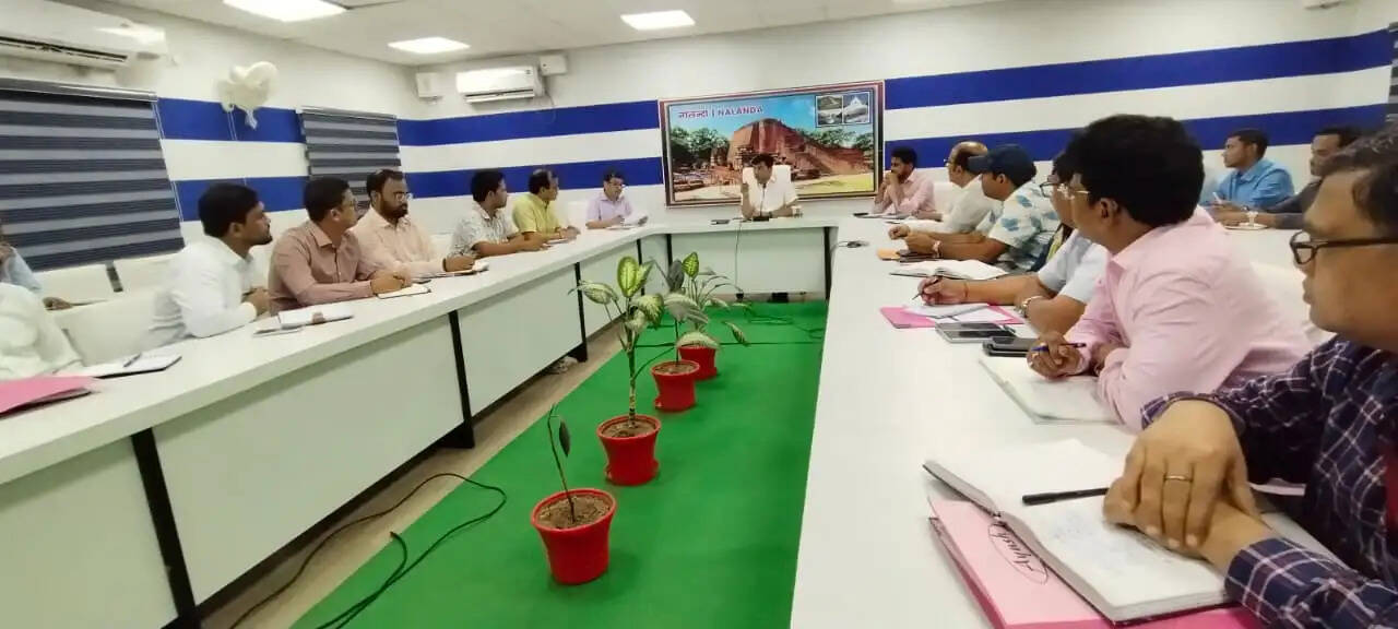 निजी स्कूलों की मनमानी पर प्रशासन सख्त, डीएम ने जारी किए कड़े निर्देश