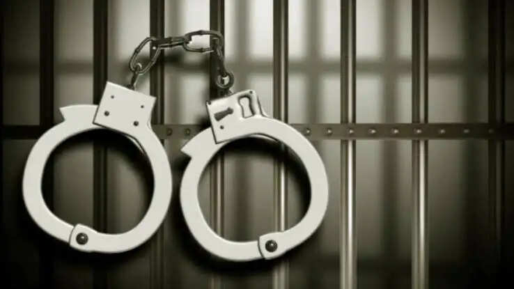 एयरलाइंस में नौकरी लगवाने के नाम पर लोगों से ठगी करने वाली महिला गिरफ्तार