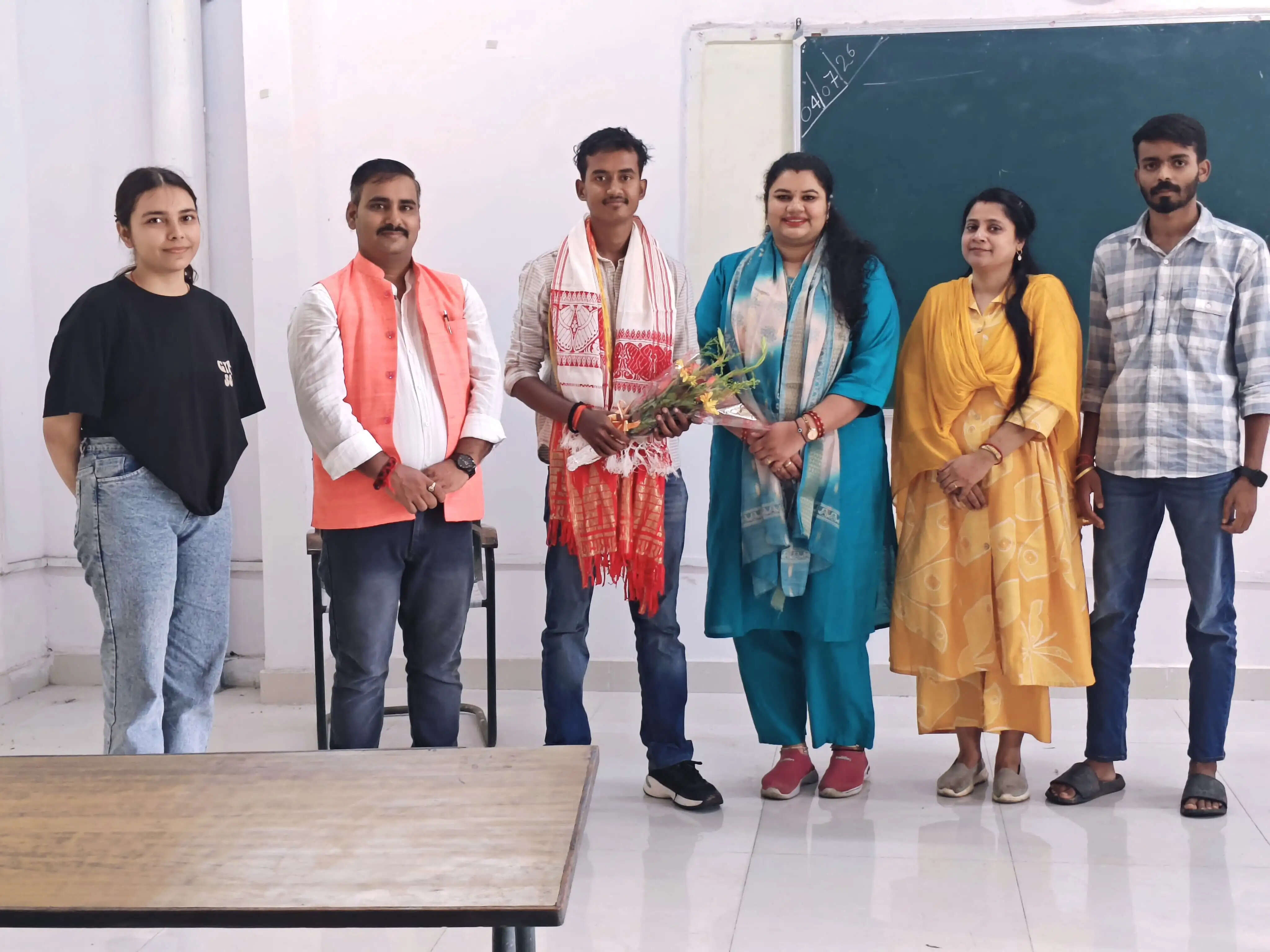 रांची विवि के छात्र का गांधी फेलोशिप में चयन होने पर किया सम्मानित