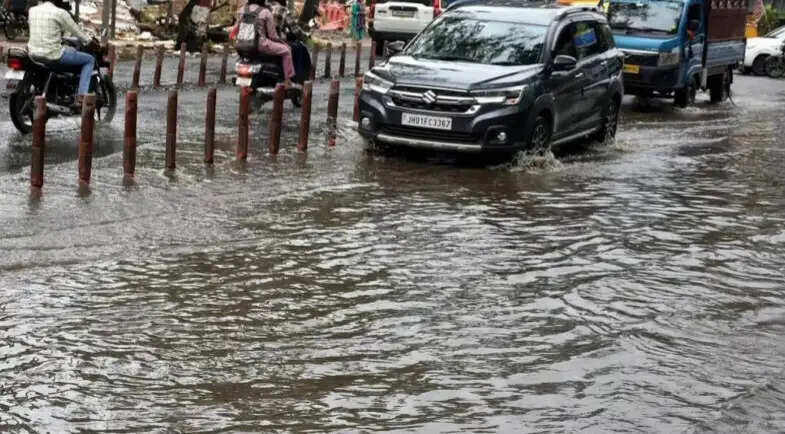 रांची में लगातार बारिश से जलजमाव, कई इलाकों में यातायात प्रभावित